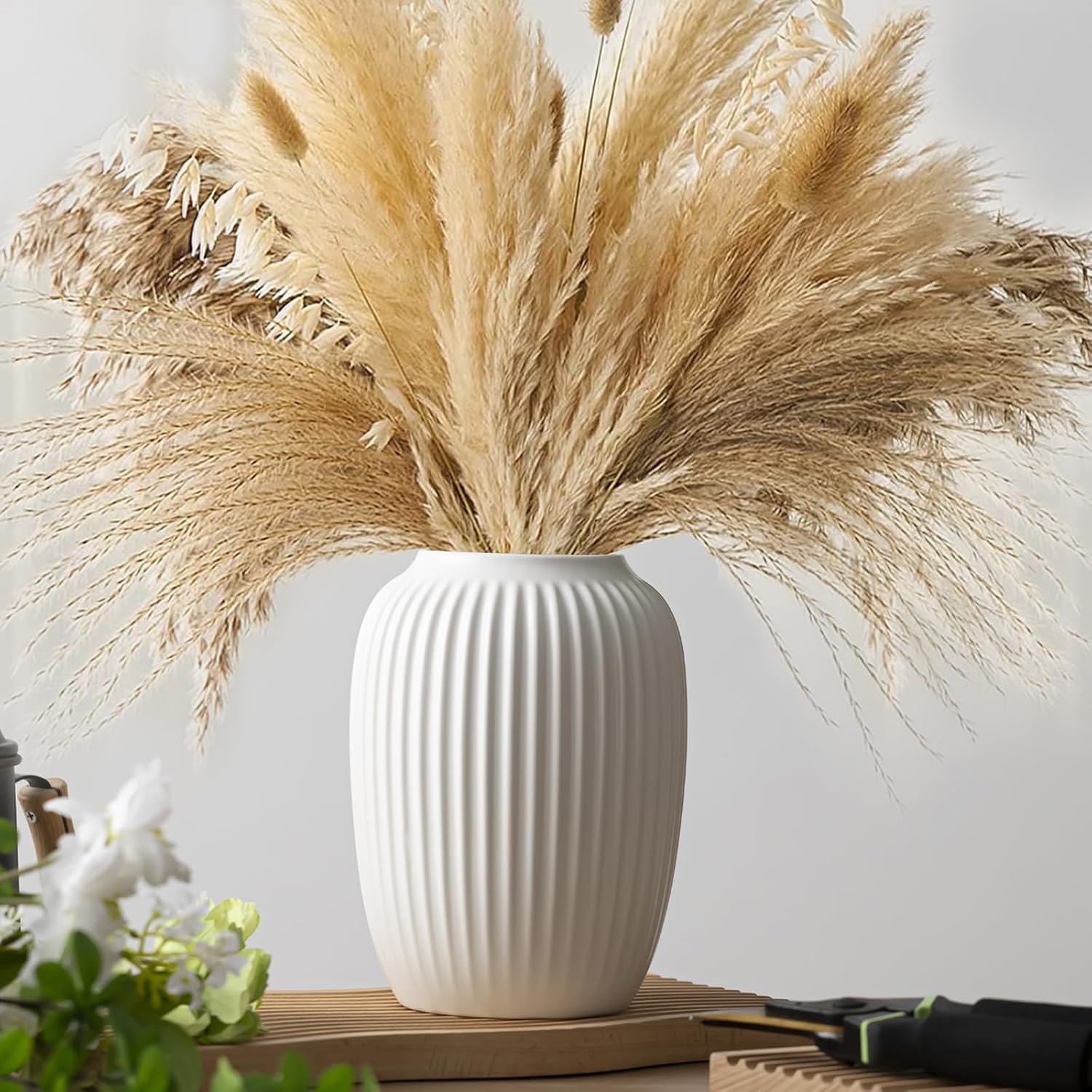 White Ceramic Vase for Modern  - Home Decor Location recension och pris